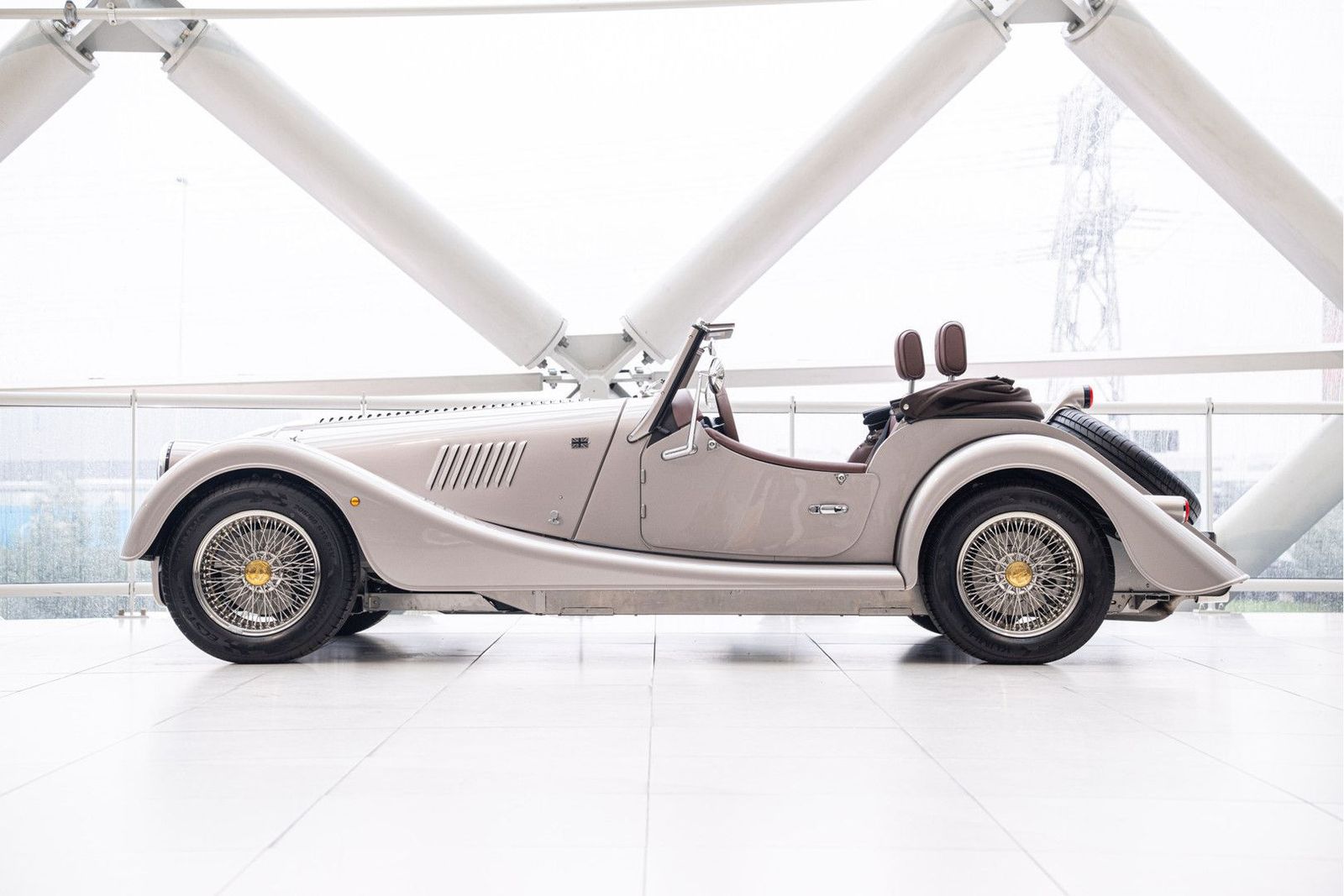 Morgan Plus Four 2.0 | Sportuitlaat | Bagagerek | Heate imagem 2