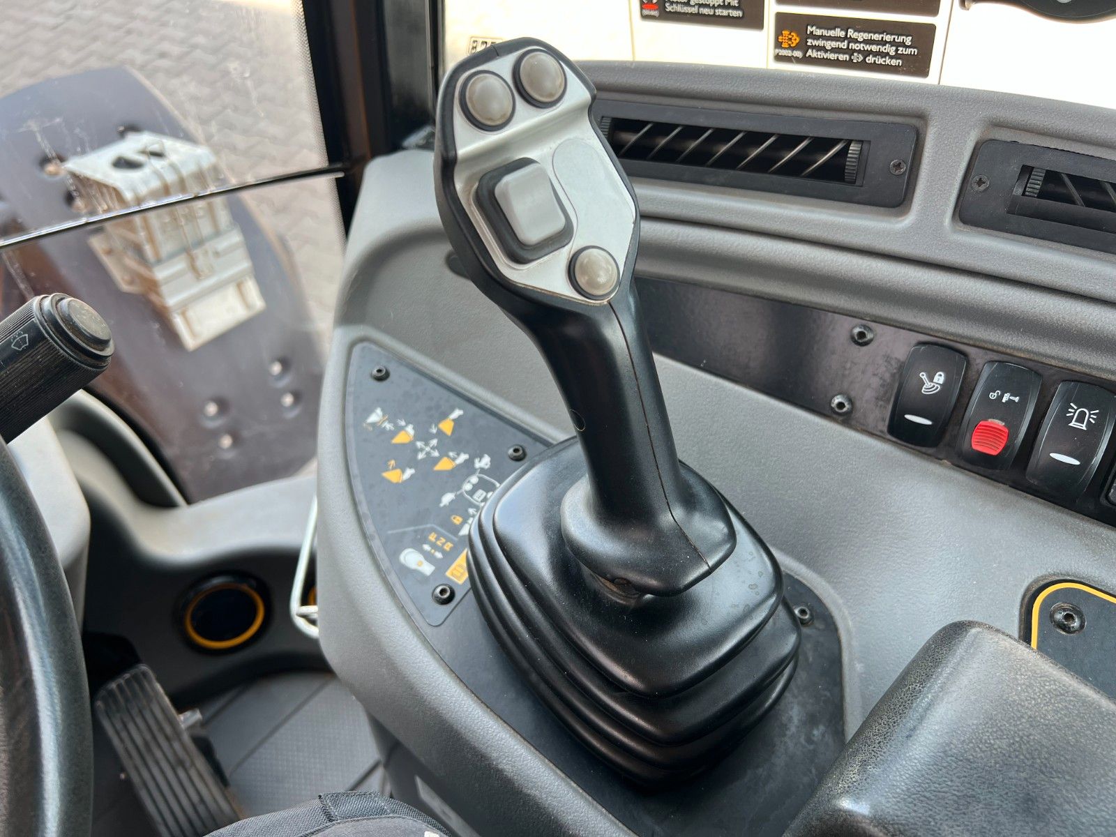 Fahrzeugabbildung JCB 409 SV / nur 2.496h / Klima Klappschaufel Gabel