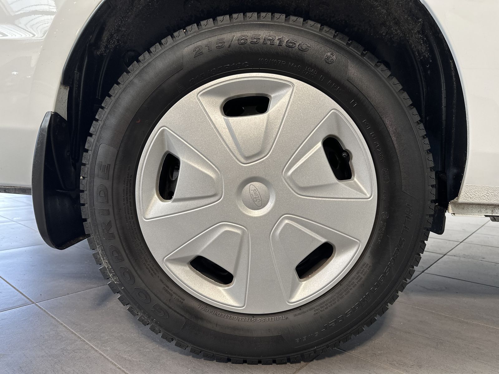 Fahrzeugabbildung Ford Transit Custom 340 L2H1 9-Sitzer AHK+TEMPOMAT+PP