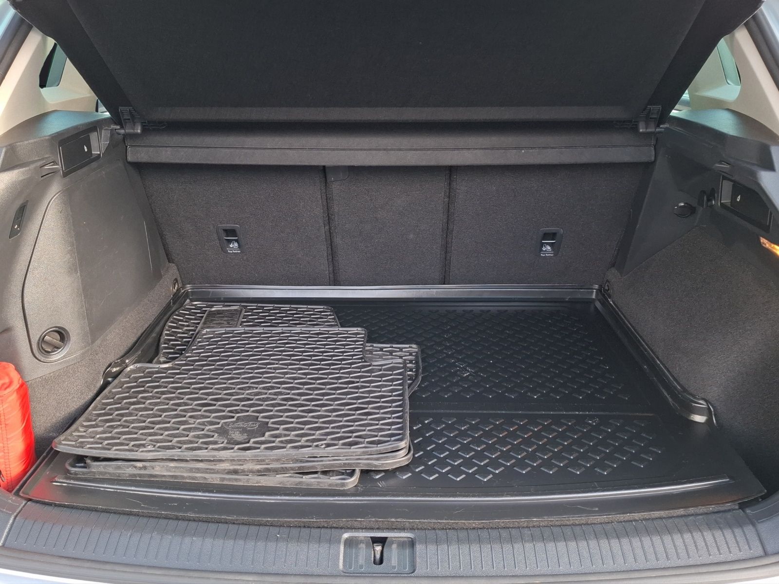 Fahrzeugabbildung Volkswagen Tiguan eHybrid Elegance DSG Matrix AHK Navi AID