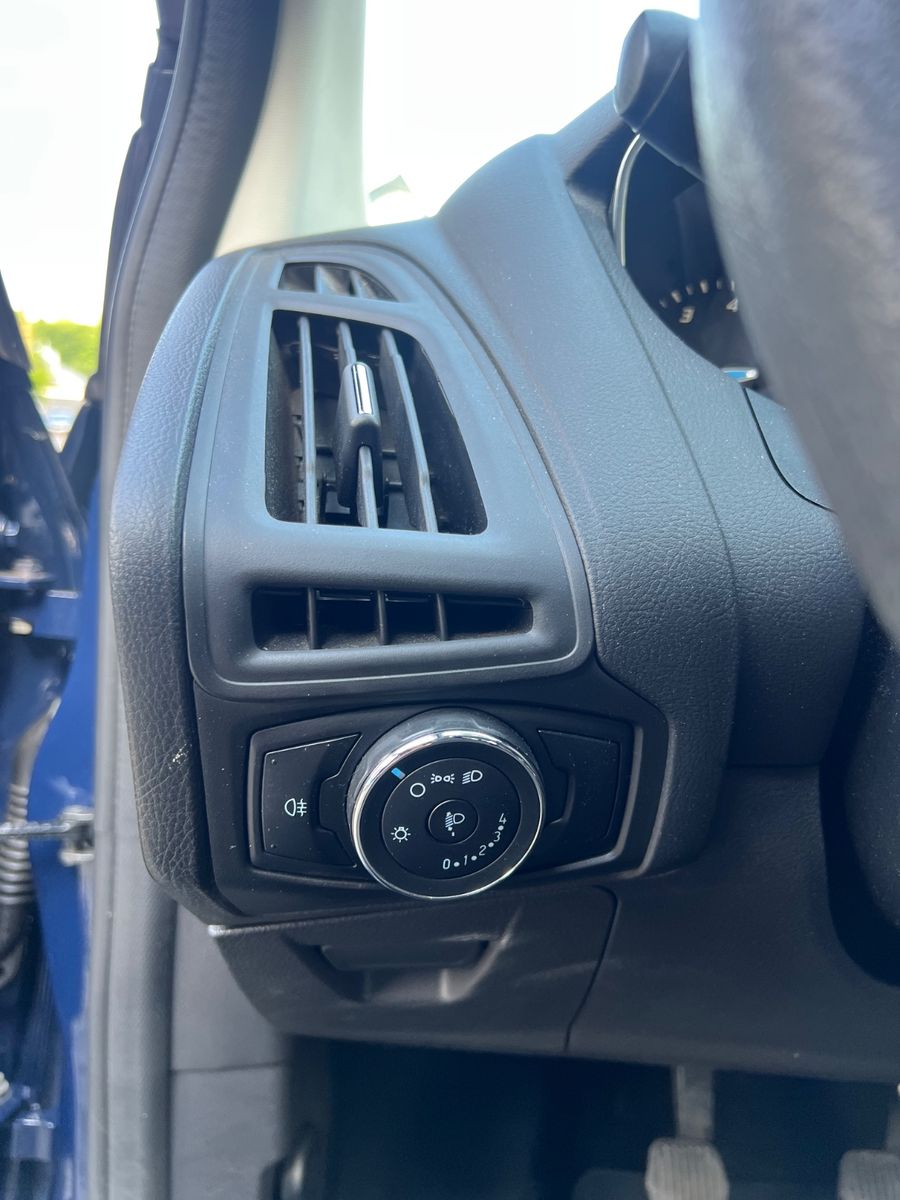 Fahrzeugabbildung Ford Focus Turnier 1.6 Ambiente