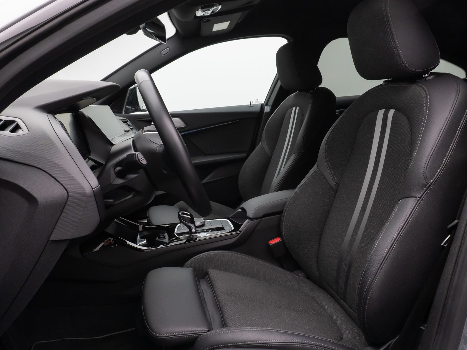 Fahrzeugabbildung BMW 218i Gran Coupé SportLine DAB PDC DrivAssist LED