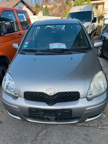 Toyota Yaris 2004