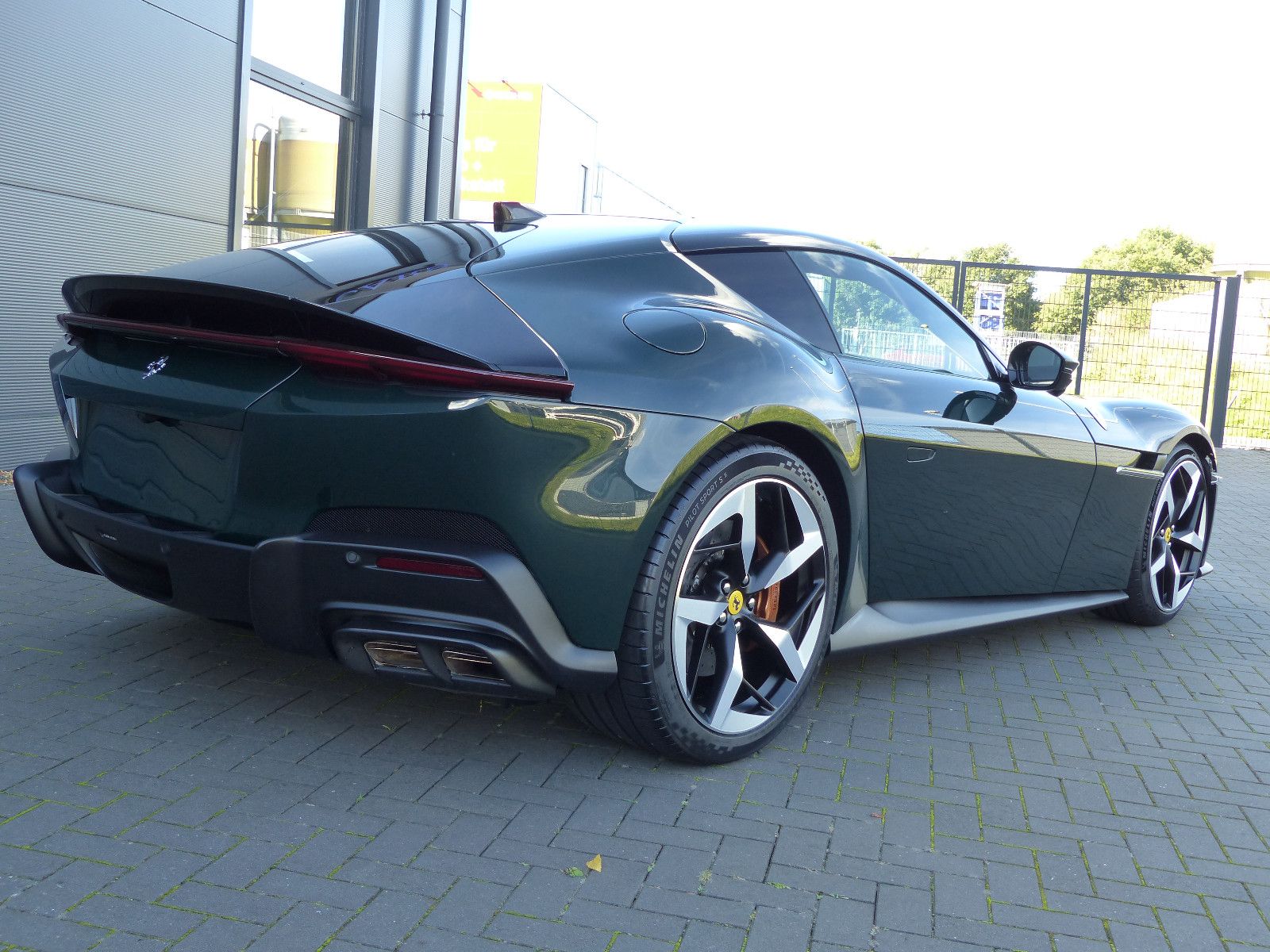 Fahrzeugabbildung Ferrari 12Cilindri *Inzahlungnahme/Trade-in*