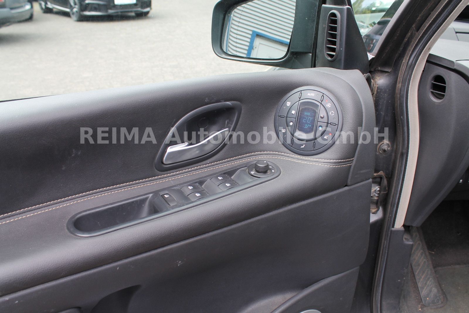 Fahrzeugabbildung Renault Espace Edition 2,0 dci Automatik, 7 Sitzer, Navi