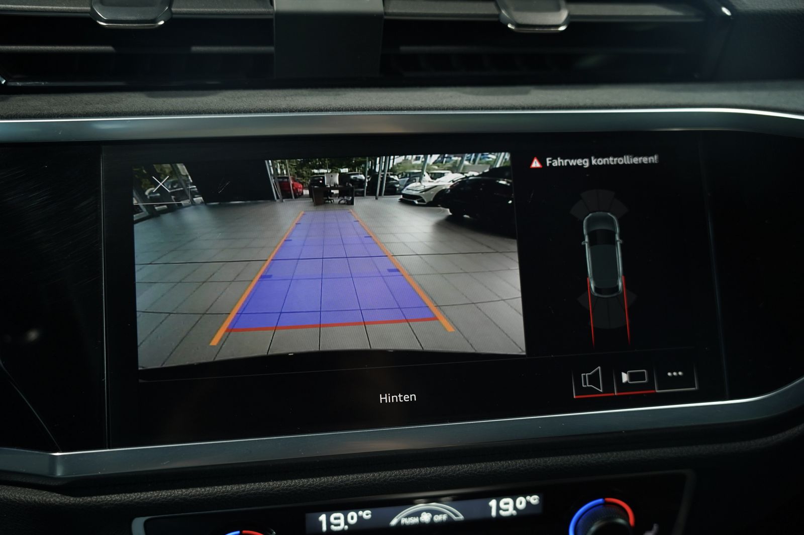 Audi Rsq3