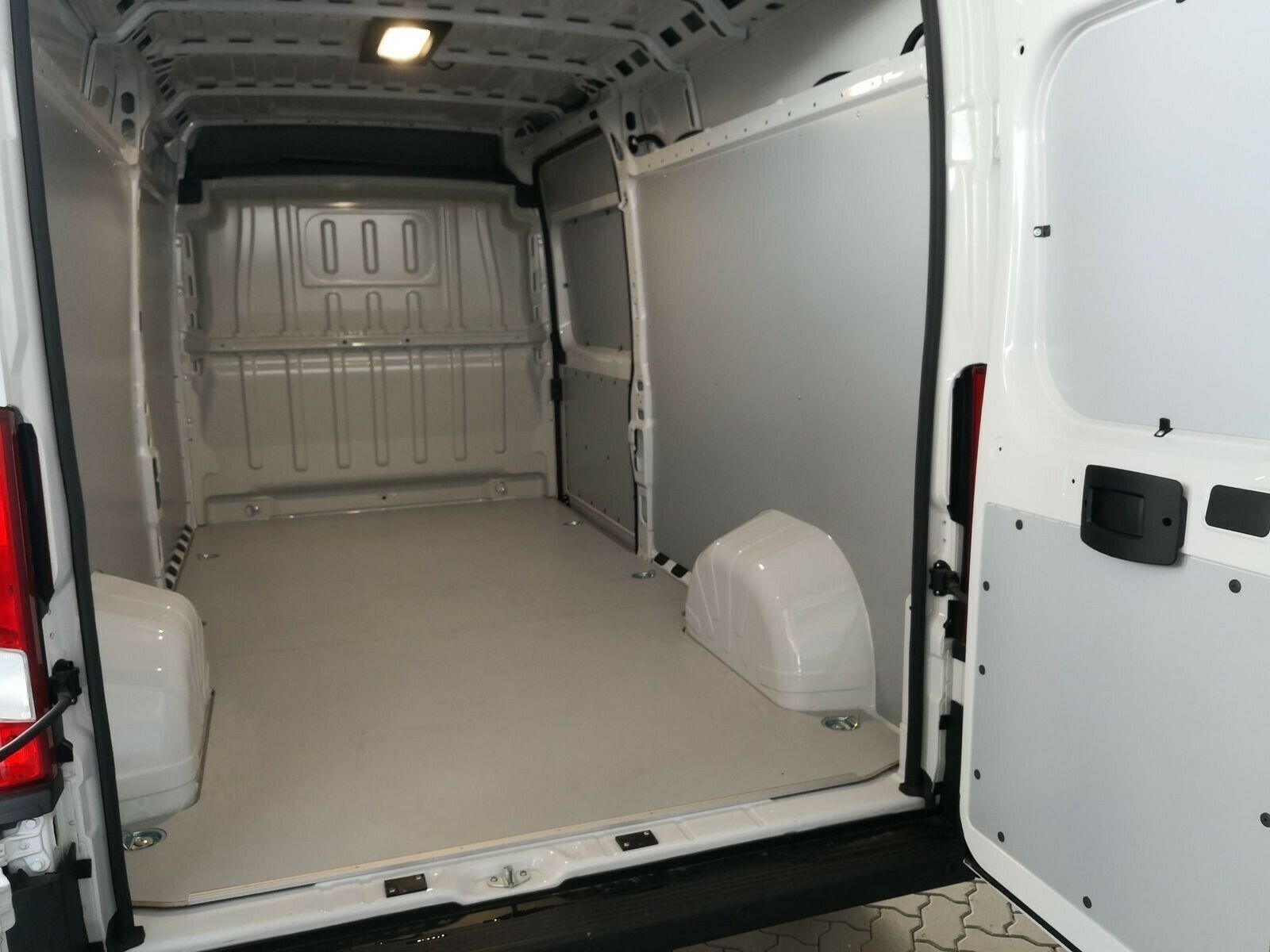 Fahrzeugabbildung Fiat E-Ducato MONATL. AB 289,25€* KASTENWAGEN L4H2 47