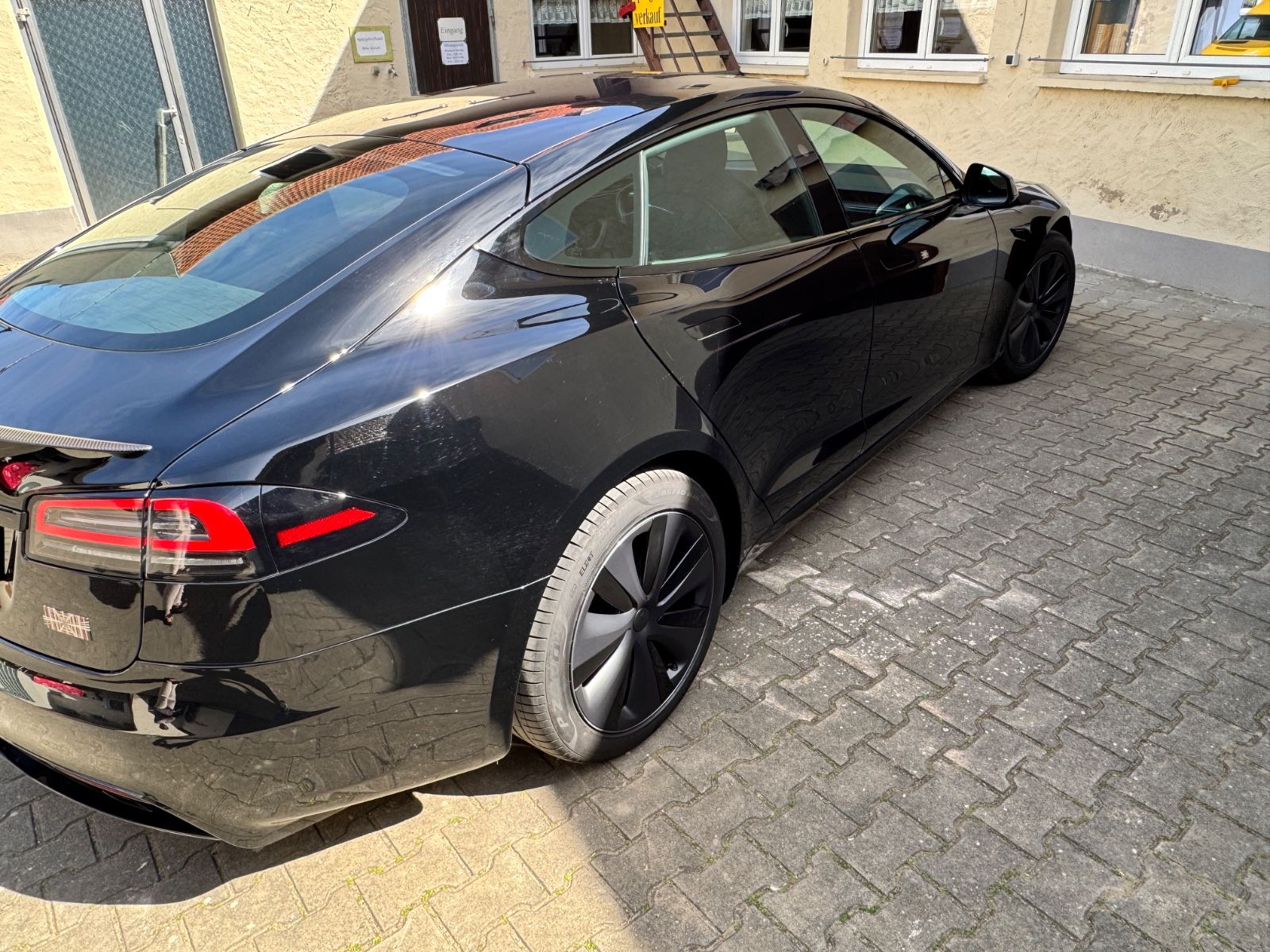 TESLA Model S