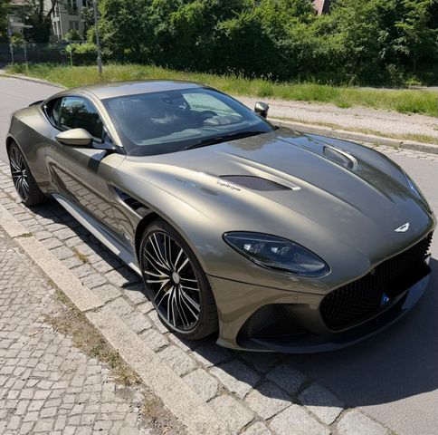 ASTON MARTIN DBS