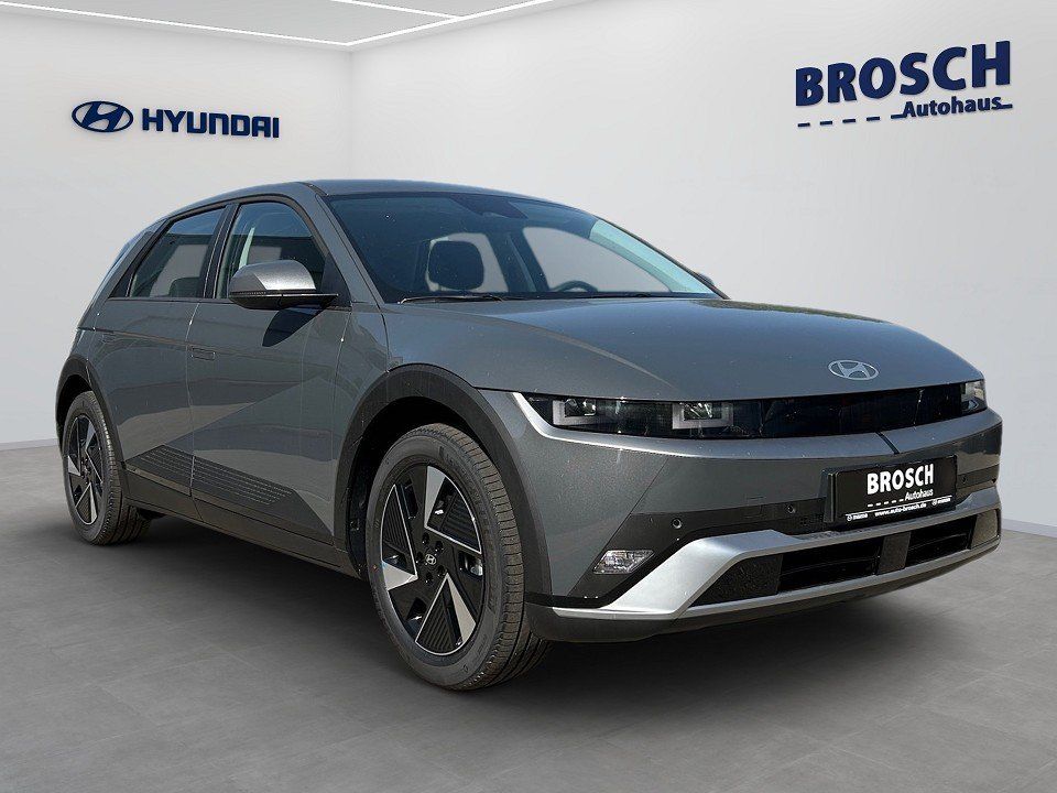 Fahrzeugabbildung Hyundai IONIQ 5 MY25 63 kWh BASIS WÄRMEPUMPE 440KM-RANGE