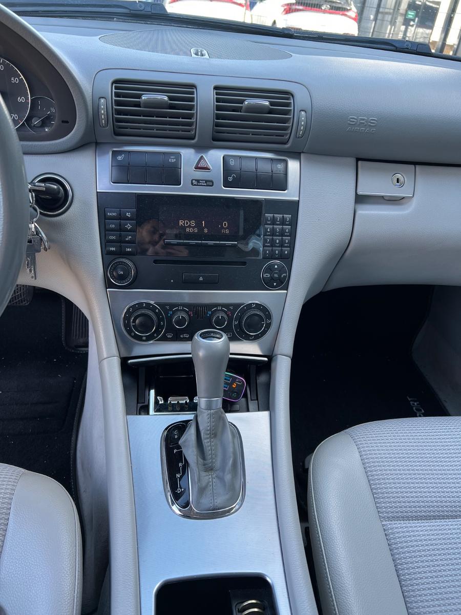 Mercedes-Benz C200 2004 — photo 14