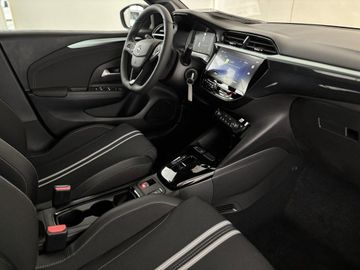 Fotografie 5 des Opel Corsa 1.2 Direct Injection Turbo Hybrid 48 V YES