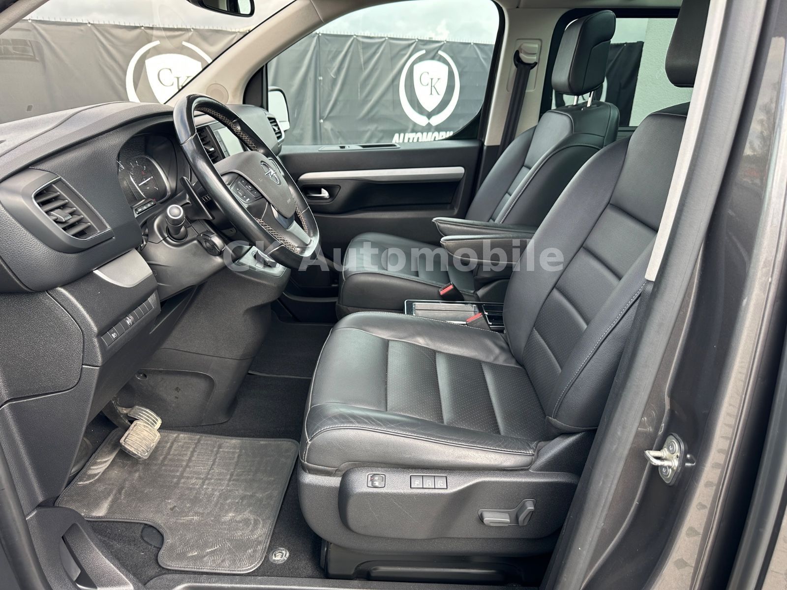 Fahrzeugabbildung Opel Zafira Life Elegance L/7 Sitze/Navi/Pano/LED/AHK