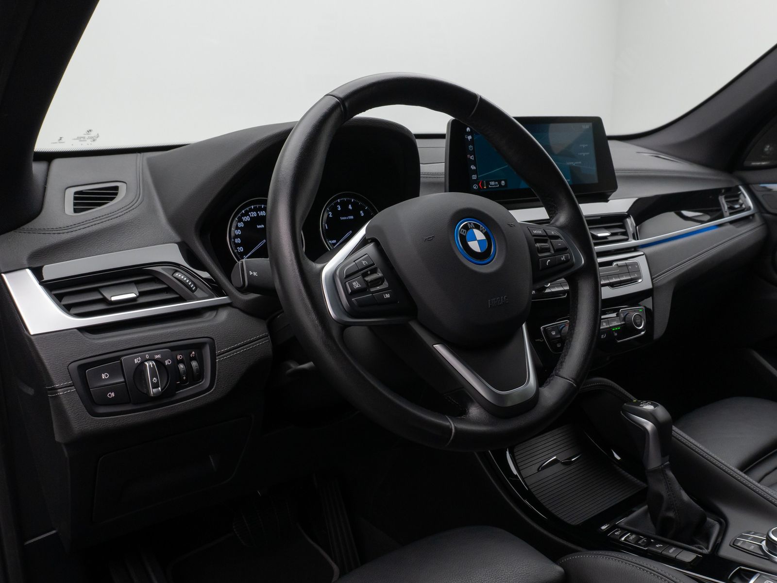 Fahrzeugabbildung BMW X1 xD25e xLine Kamera HUD DAB H/K Komfort Sport