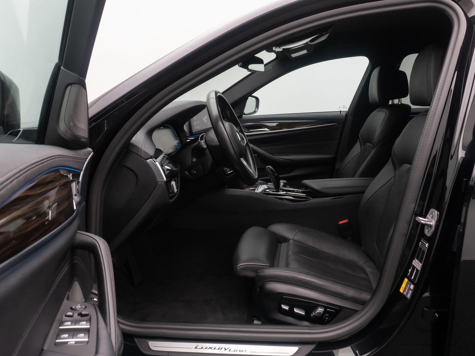 Fahrzeugabbildung BMW 530e Luxury Line HUD H/K DAB Laser Belüftung