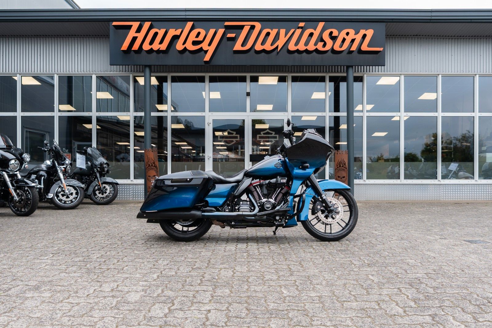 Fahrzeugabbildung Harley-Davidson CVO ROAD GLIDE 117 FLTRXSE 131 CUI SE Öhlins