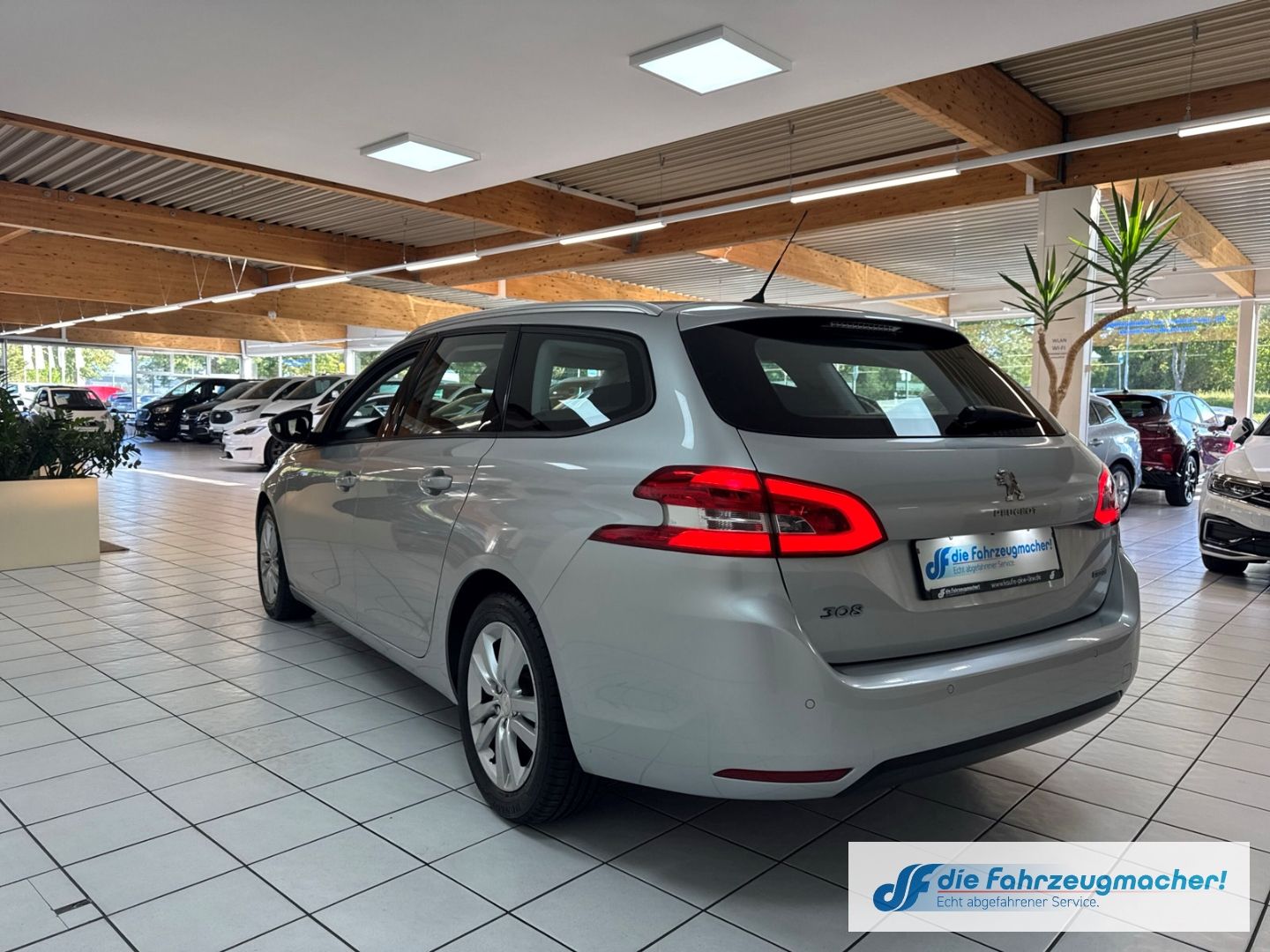 Fahrzeugabbildung Peugeot 308 SW Business-Line 1.6 BlueHDi 120 FAP 2-Zonen