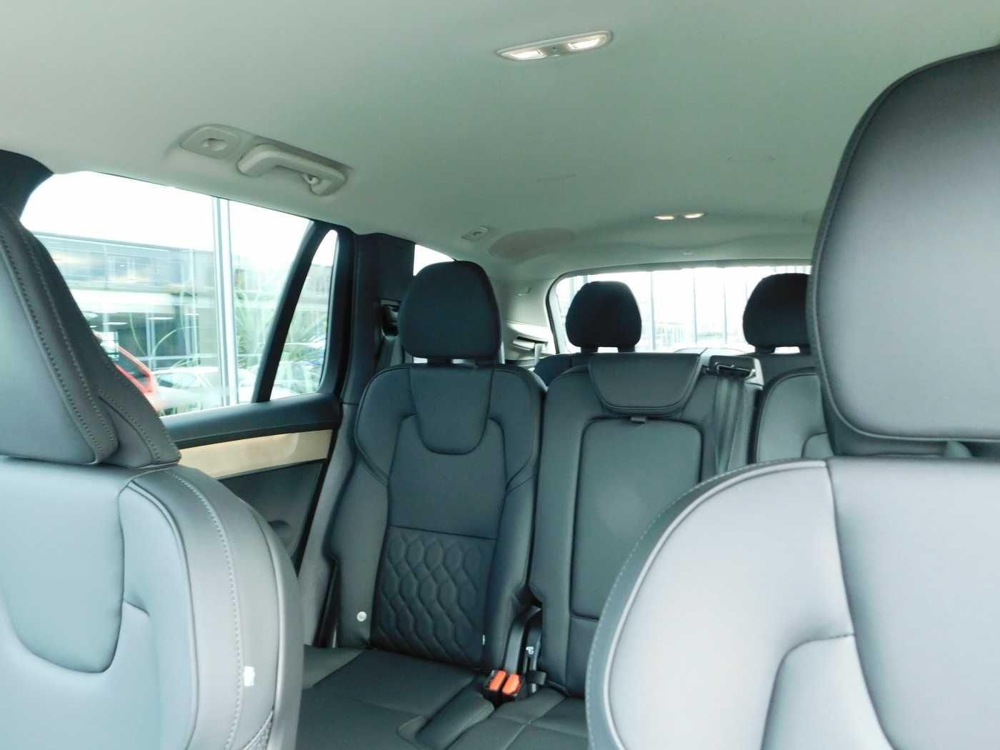 Fahrzeugabbildung Volvo XC90 T8 AWD Plug-in Hybrid Plus Bright