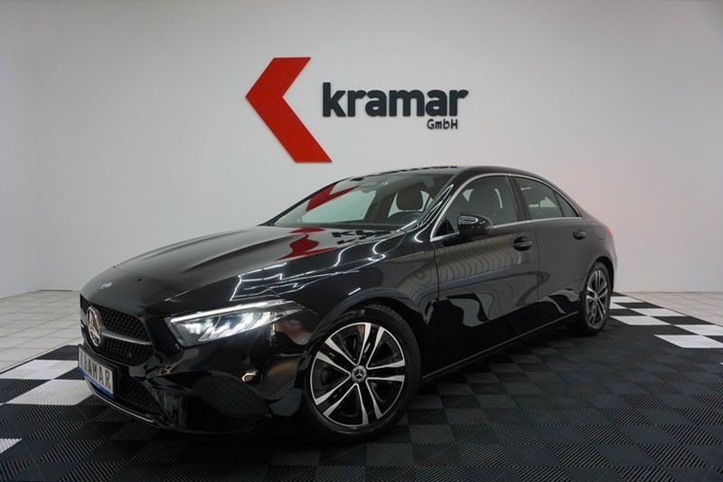MERCEDES-BENZ A 180 d Limousine 8G-Tronic URBAN LED Facelift