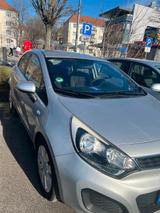 Kia Verkaufen Auto kia rio  5,990 - Kia Rio Gebrauchtwagen in Berlin