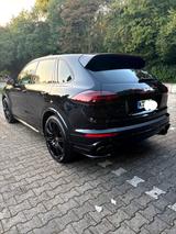 Porsche Cayenne GTS, Garantie, Bose, Keyless Go, 21 Zoll - Porsche Gebrauchtwagen in Köln