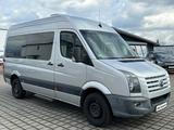 Volkswagen Crafter Kombi 35 mittel L2H2 Hochdach 9-SITZER - gebrauchte Volkswagen Crafter aus dem Jahr 2013