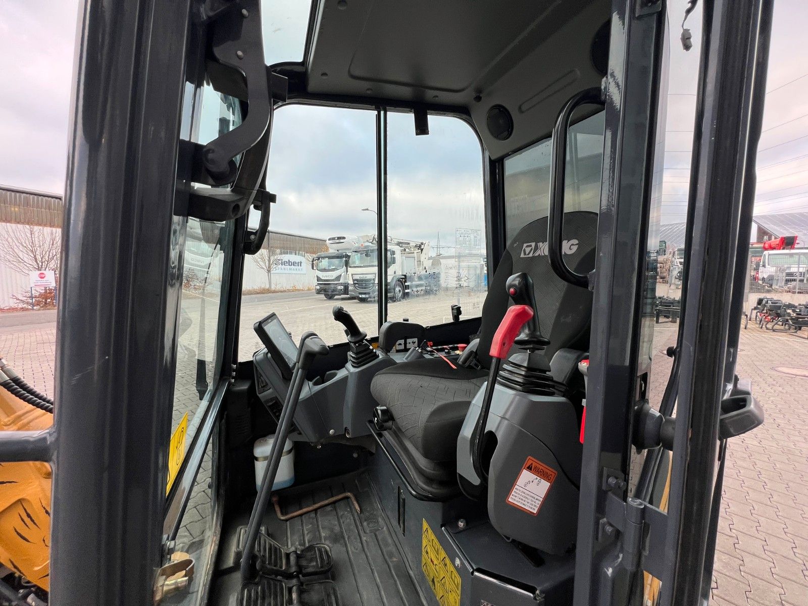 Fahrzeugabbildung XCMG XE27E / Löffelpaket / HS03 / nur 727h! /2022