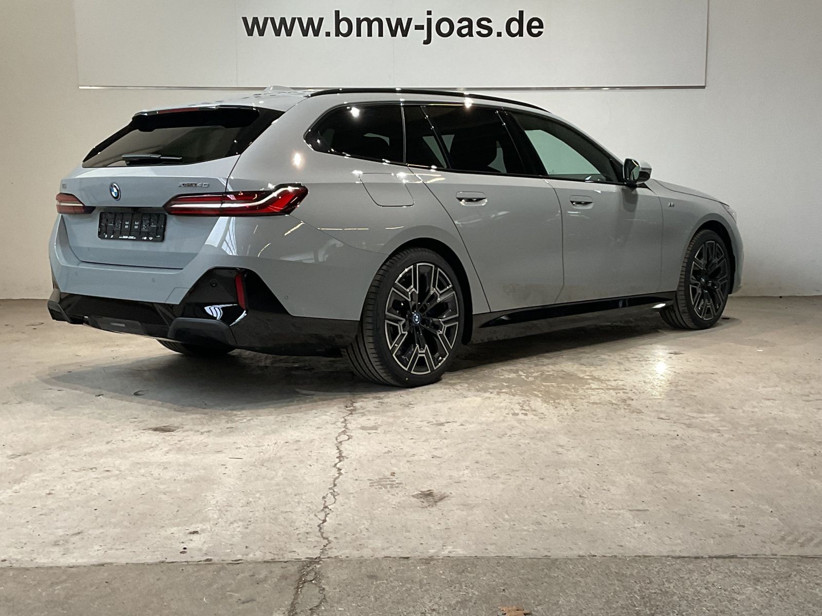 Fahrzeugabbildung BMW i5 eDrive40 20" LMR, AHK, Allrad M Sportpaket