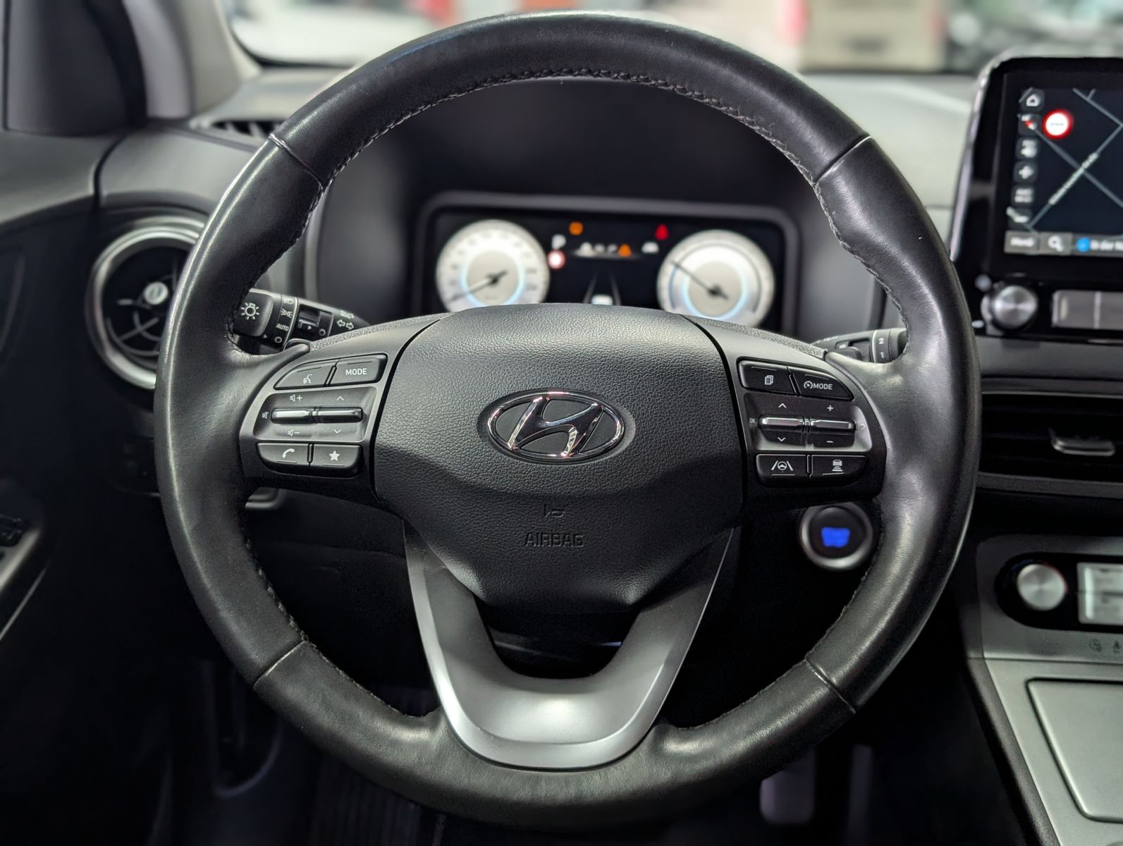 Fahrzeugabbildung Hyundai Kona Prime EV HUD AHK SHZ KAM LED ACC SoH 97%