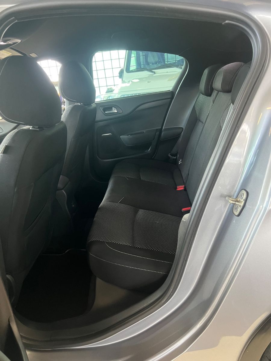 Fahrzeugabbildung Citroën DS4 Crossback *RÜCKFAHRKAMERA*NAVI*