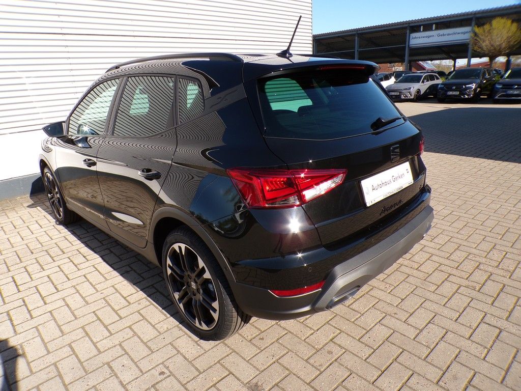 Fahrzeugabbildung SEAT Arona 1.5 TSI DSG FR Black Edition*LED*AHK*