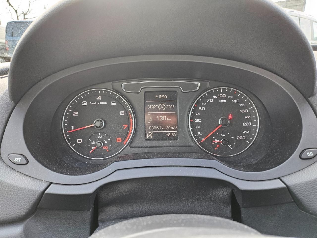 Fahrzeugabbildung Audi Q3 basis