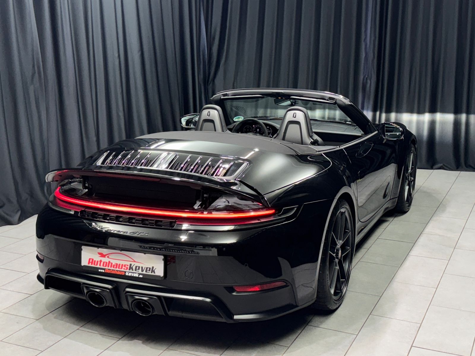 Fahrzeugabbildung Porsche 992.2 911 Carrera GTS T-Hybrid Cabriolet|BOSE|