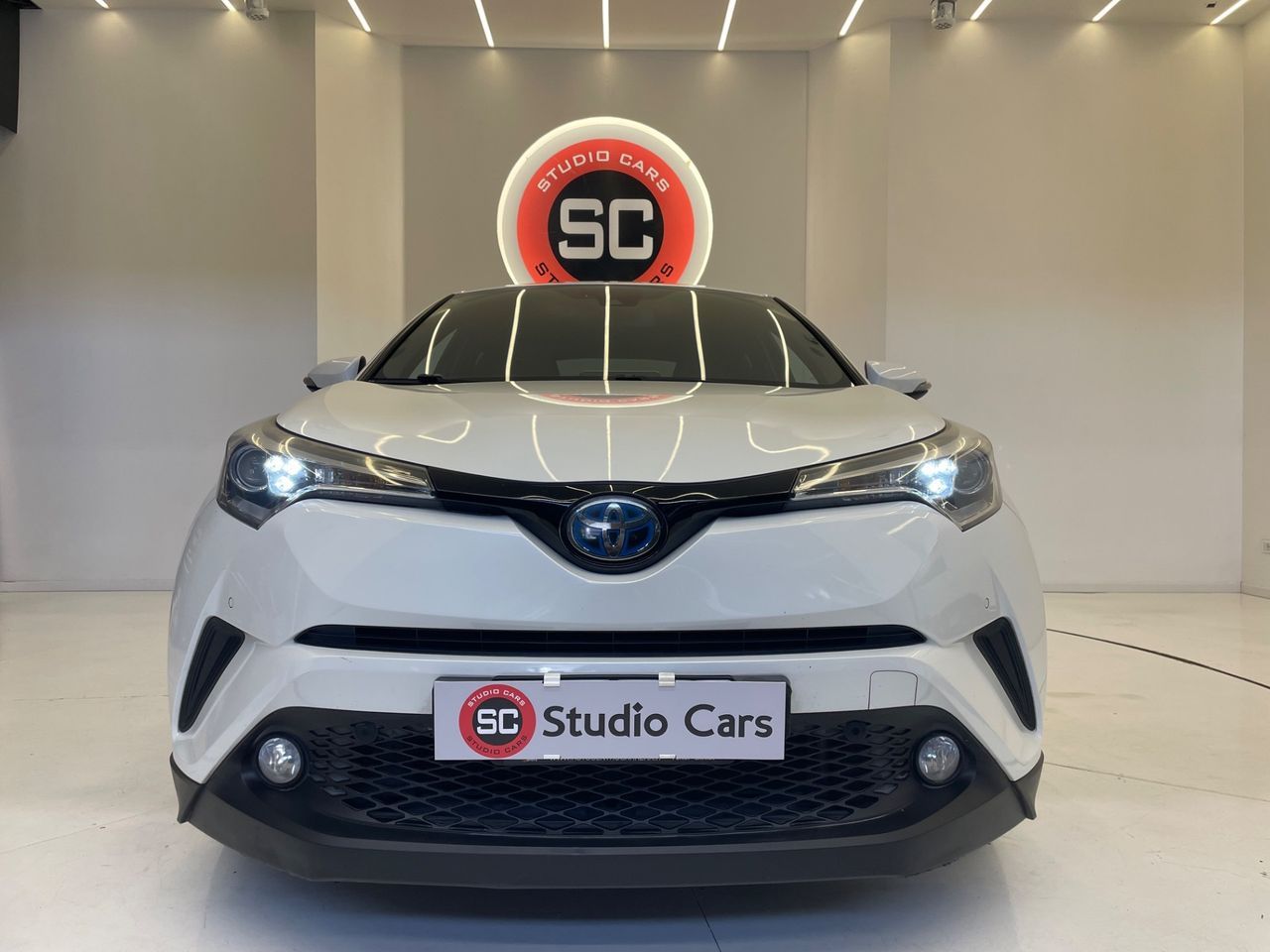 Toyota Toyota C-HR 1.8 Hybrid E-CVT Lounge