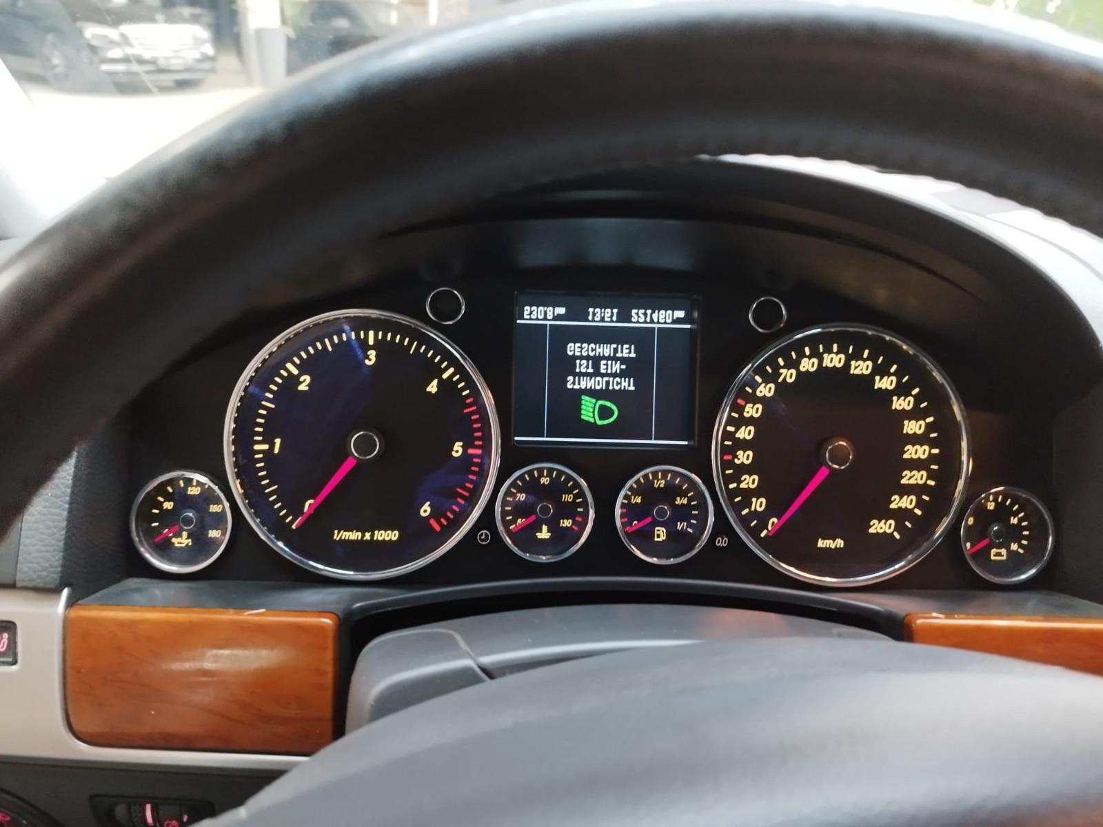 Volkswagen Touareg 2005 — photo 24