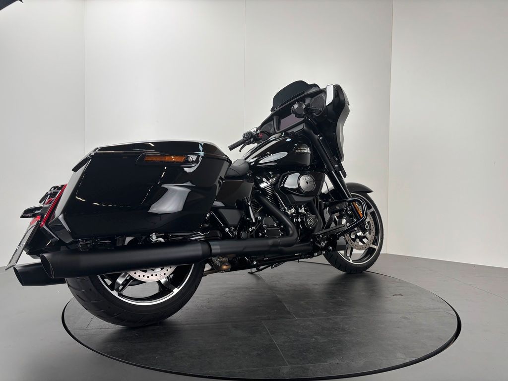 Fahrzeugabbildung Harley-Davidson STREET GLIDE FLHX *NEUWERTIGER ZUSTAND*