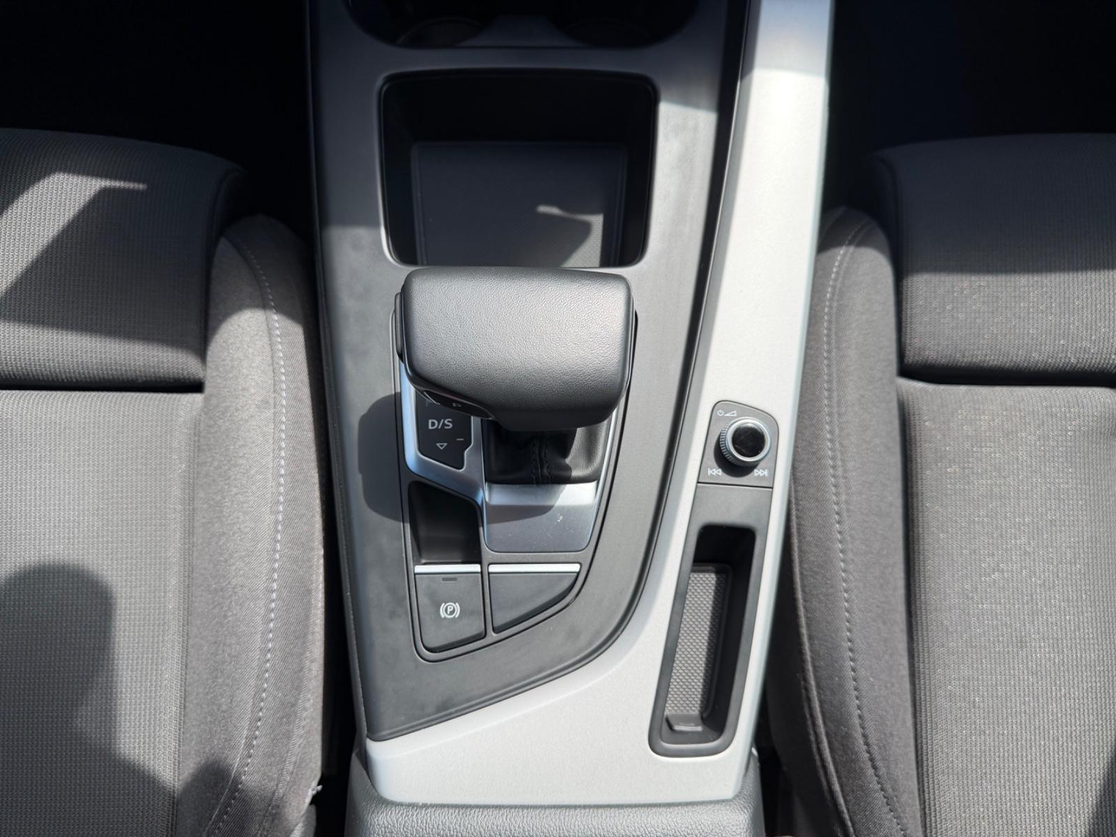 Audi A4 Avant 40 TFSI quattro S line, миниатюра 25