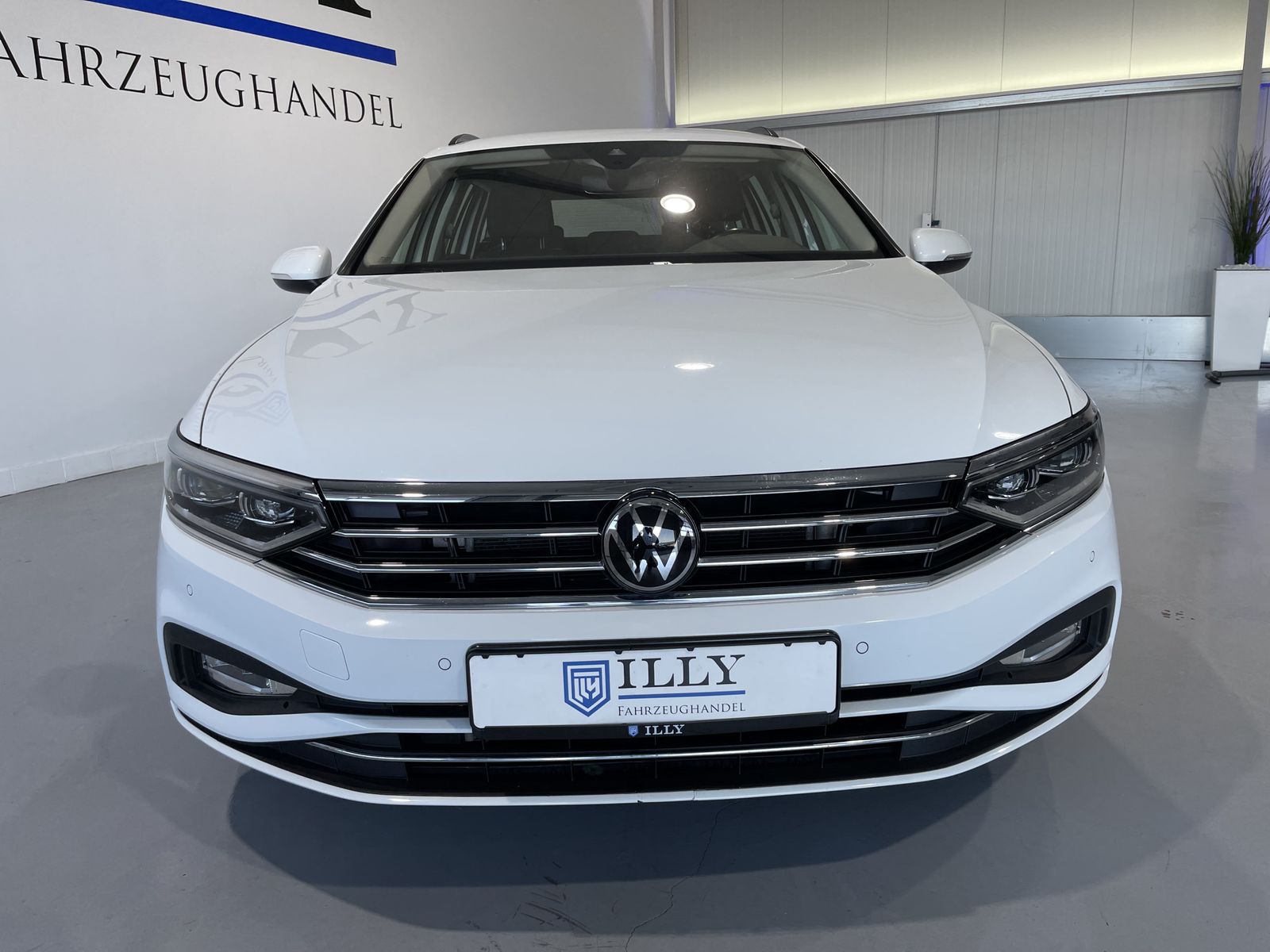 Fahrzeugabbildung Volkswagen Passat Variant  2.0 TDI*AHK**Cam*ACC*LED-Matrix*