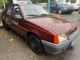 Opel Kadett 1,6 i - Opel Kadett: 1.6