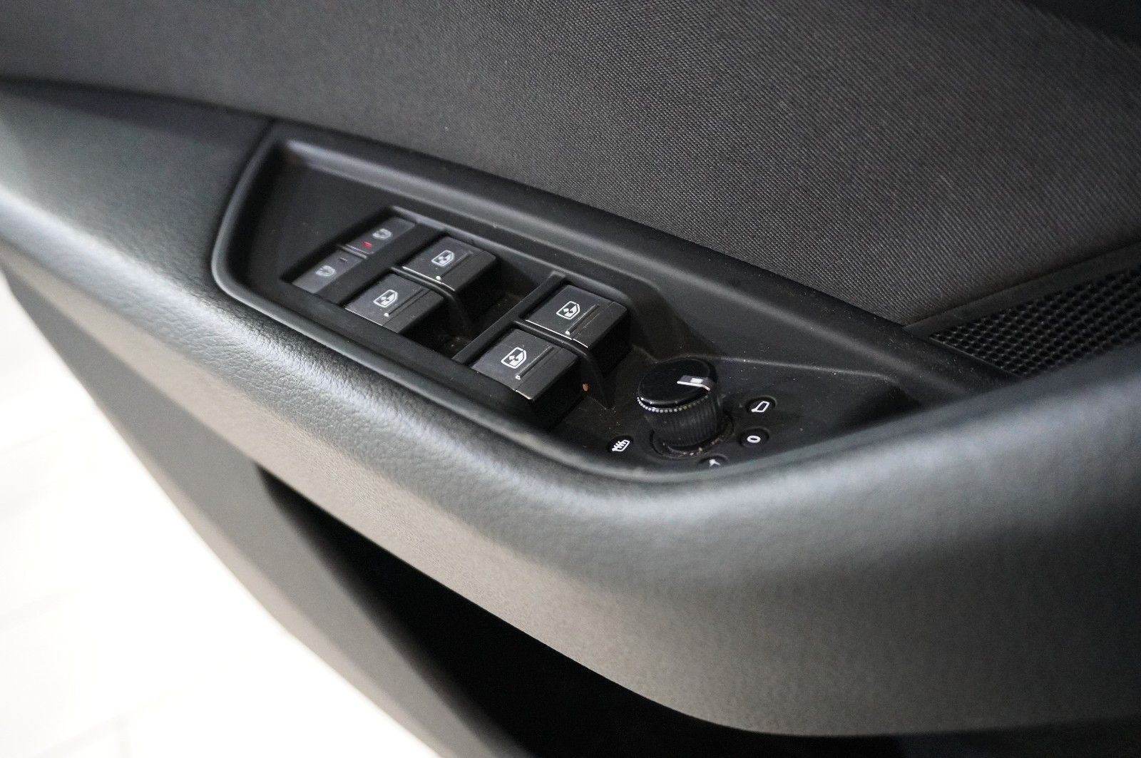 Fahrzeugabbildung Audi e-tron 50 quattro ADVANCED NAVI/LED/SPORT/SH/DAB