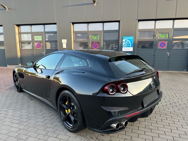 Fahrzeugabbildung Ferrari GTC4Lusso*LIFT*Folie*Pass-Display*7Jahre Mainten