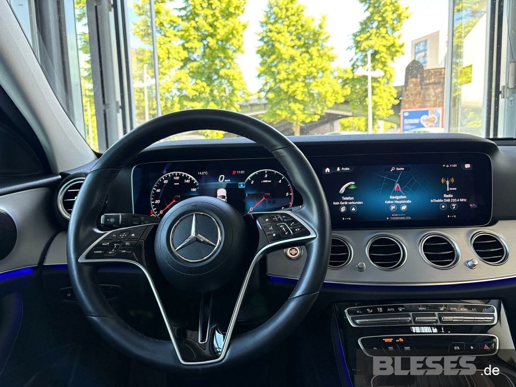MERCEDES-BENZ E 220 – Bild 11