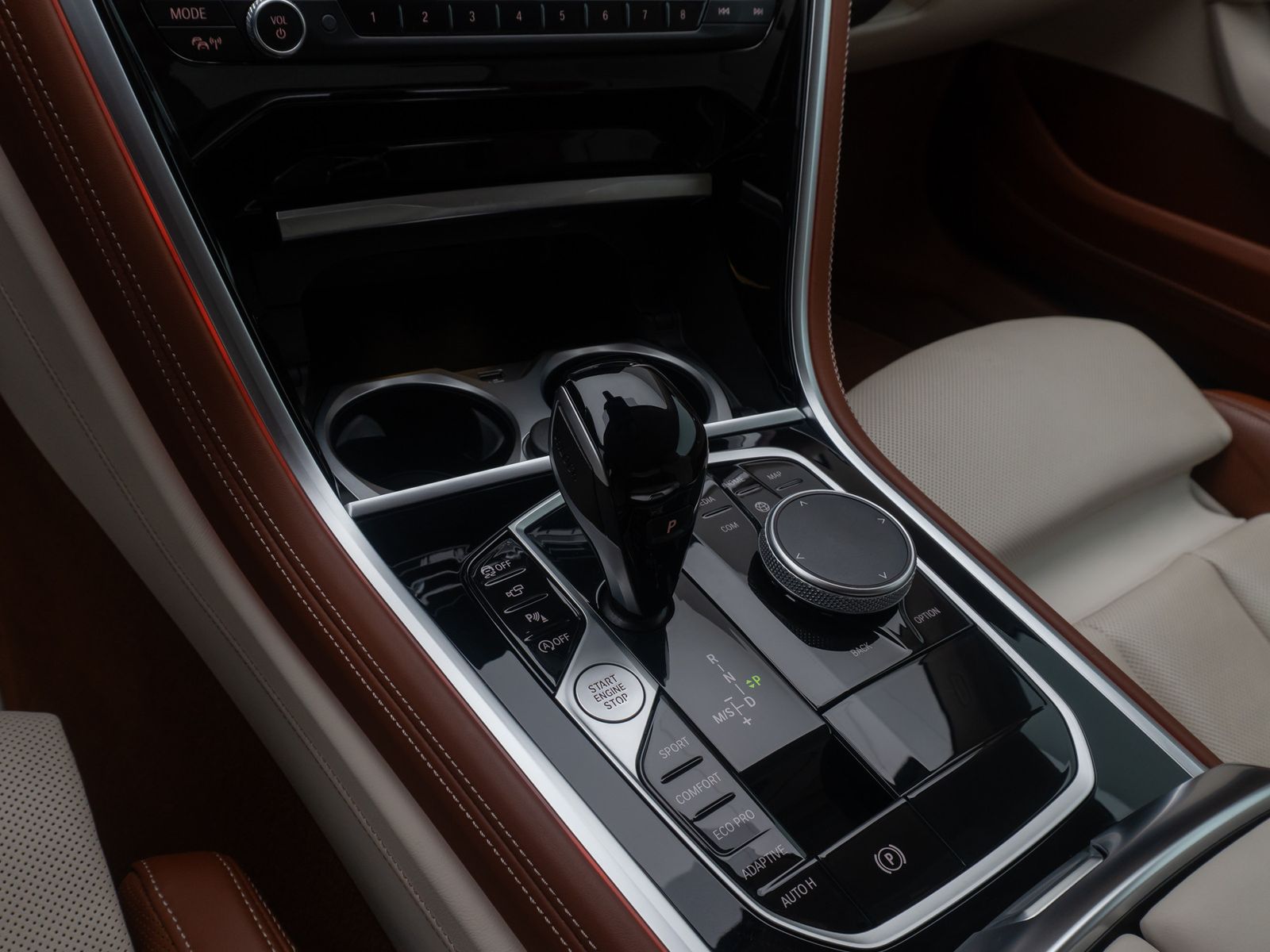 Fahrzeugabbildung BMW M850i xD Coup&eacute; B&W 360&deg;Laser DAB Individual Voll