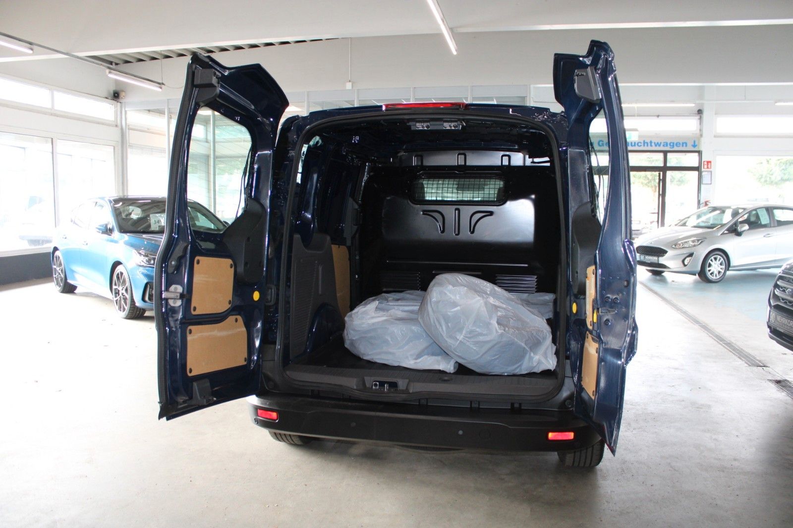 Fahrzeugabbildung Ford Transit Connect KASTEN 2x Schiebetür + PDC
