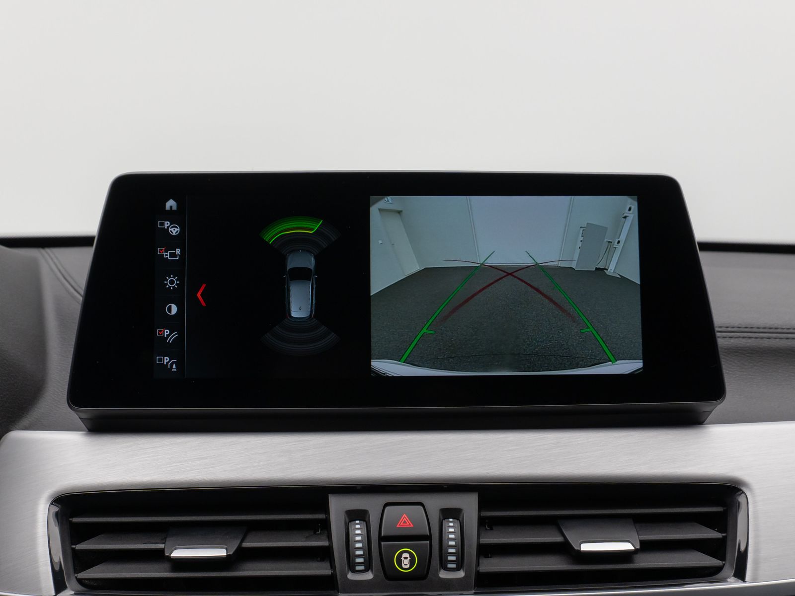 Fahrzeugabbildung BMW X1 xD25e M Sport Kamera HUD Stop&Go AHK Komfort