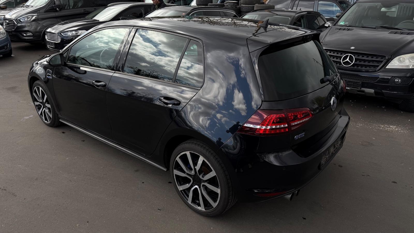 Volkswagen Golf GTE 1.4 Hybrid AUTOMATIK/8-FACH/KLIMA/LED