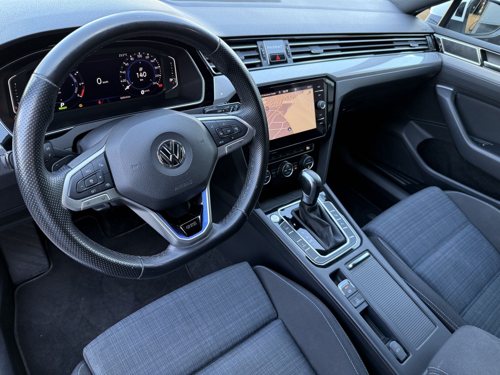 Fahrzeugabbildung Volkswagen Passat Variant 1.4 TSI DSG GTE NAV+LED+AHK+VCOCK