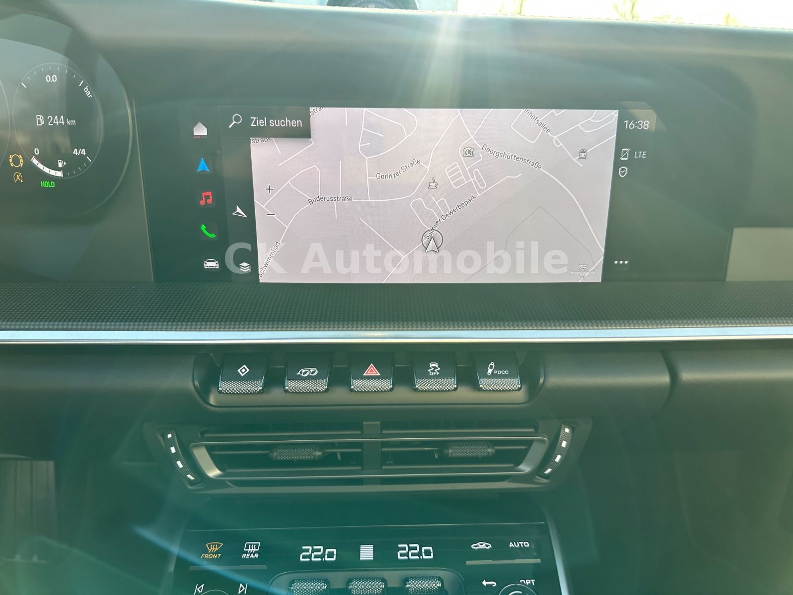 Fahrzeugabbildung Porsche 911 Turbo S Cabriolet Sport-Chrono/360°/ACC/LED