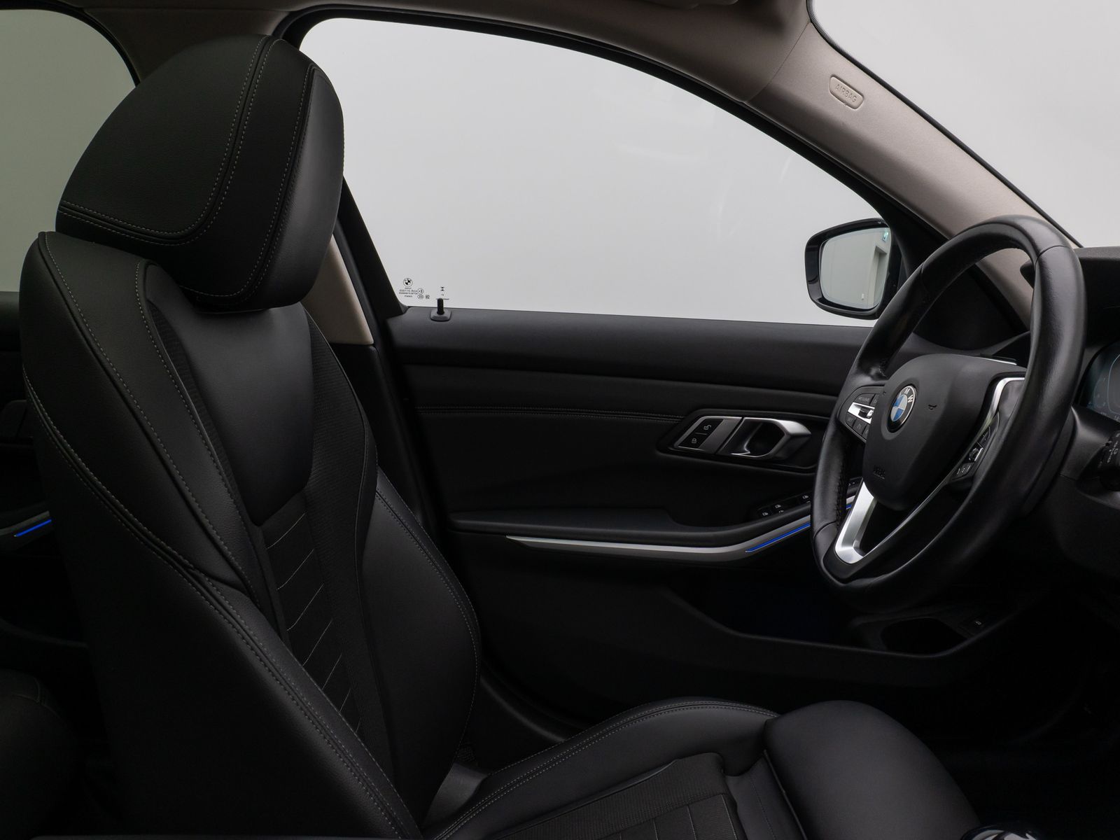 Fahrzeugabbildung BMW 320d SportLine Panorama Kamera DAB Komfort Alarm