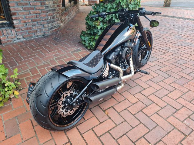 Harley-Davidson Breakout FXBRS 114 X-Trem Totalumbau280er 126 PS